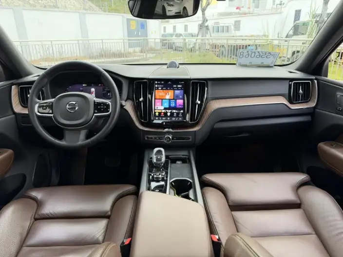 Volvo XC60 2023 Model B5 4WD Smart Range Deluxe Edition – фото 8