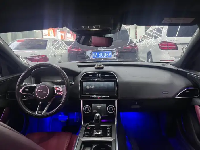 Jaguar XE L 2023 Model 2.0T 250PS R-DYNAMIC S Enterprising Sports Edition – фото 10