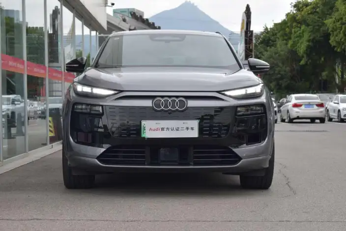AUDI Q6L e-tron 2026 Model First Edition Pilot Edition – фото 2