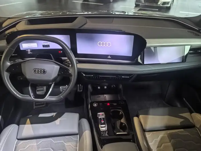 AUDI Q6L e-tron 2026 Model First Edition Pilot Edition – фото 9