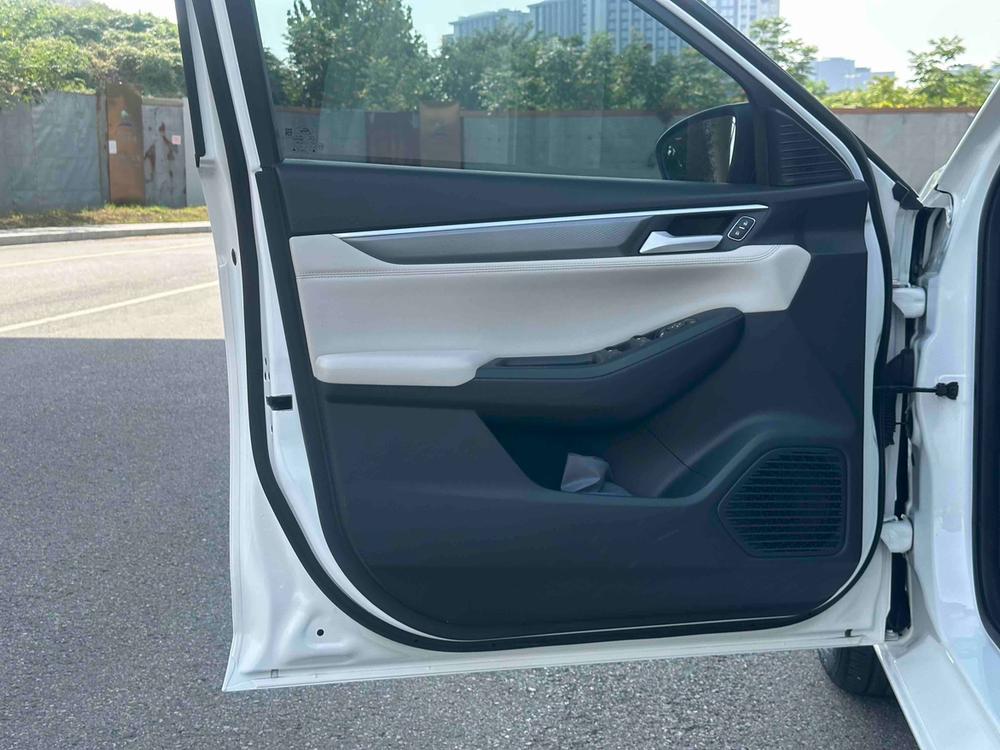 Ford Focus 2021 1.5L Automatic Diamond – фото 8