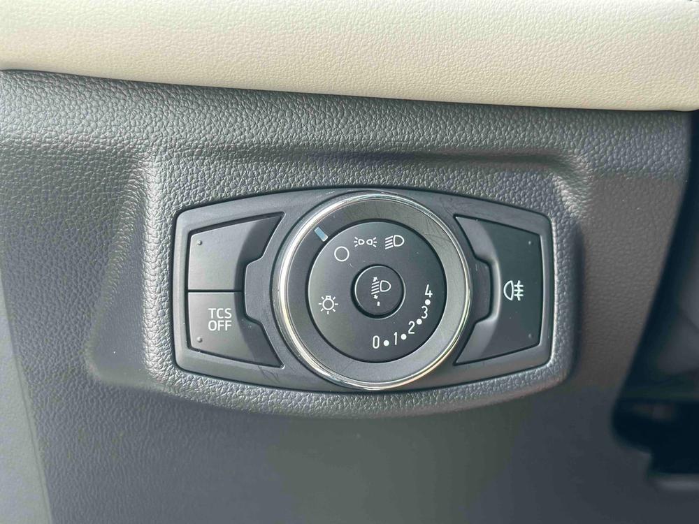 Ford Focus 2021 1.5L Automatic Diamond – фото 15