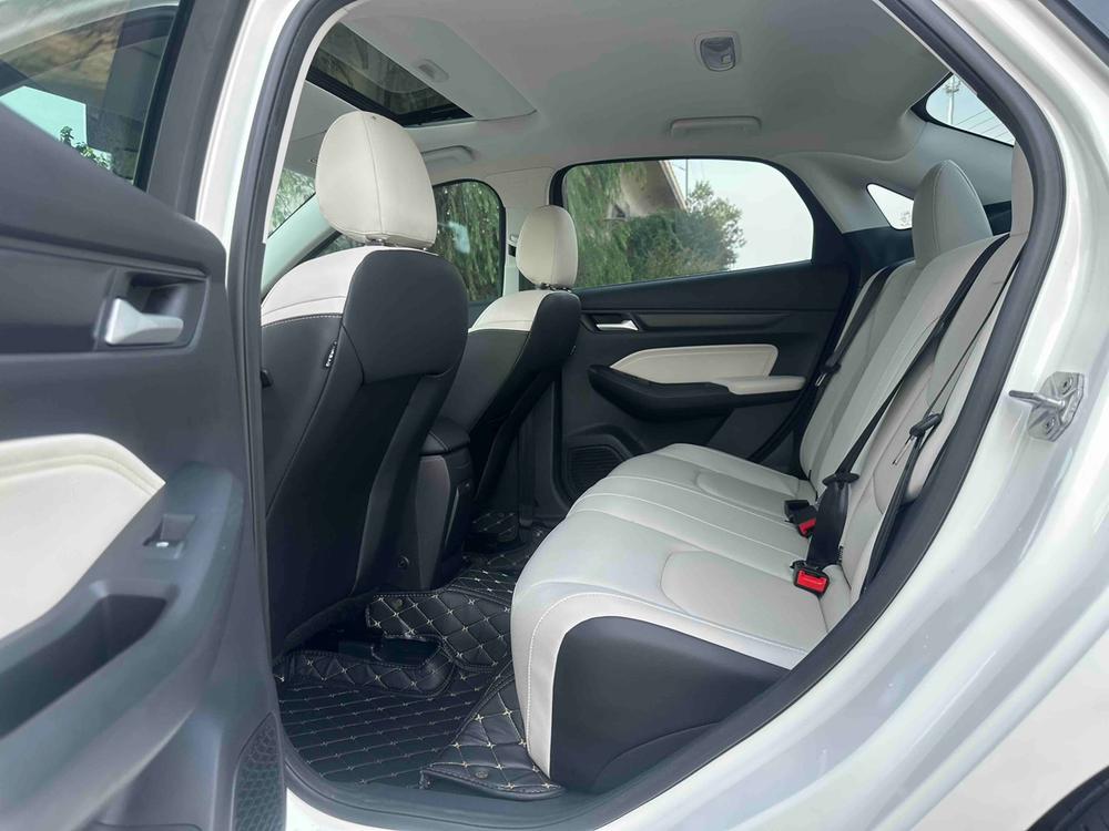 Ford Focus 2021 1.5L Automatic Diamond – фото 18
