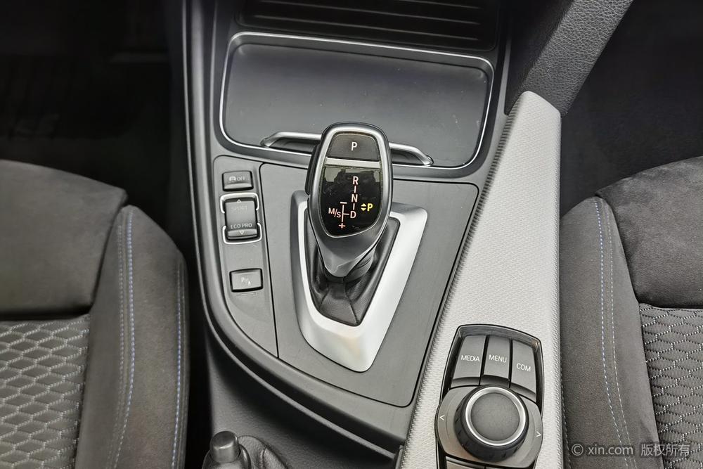 BMW 3 Series 2018 320i M Sport Package – фото 15