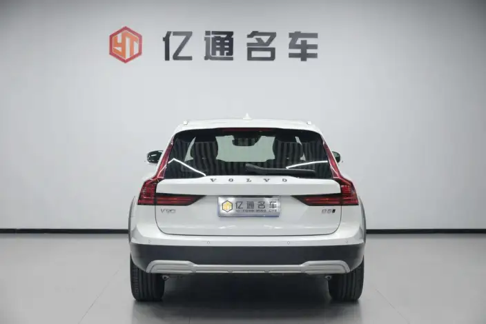Volvo V90 2021 Model Cross Country B5 AWD Zhiyuan Edition – фото 5