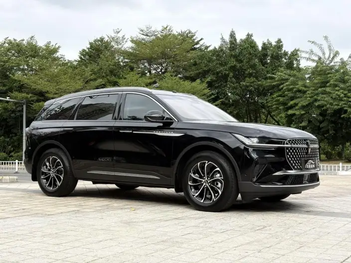 Nautilus 2023 Model 2.0T 4WD Exclusive Edition