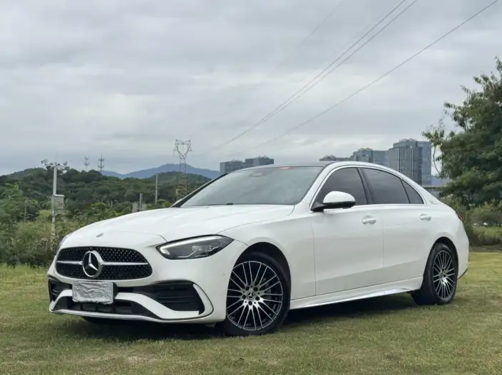 Mercedes-Benz C-Class 2023 Model C 260 L – фото 1