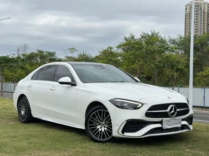 Mercedes-Benz C-Class 2023 Model C 260 L – фото 3