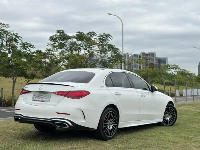 Mercedes-Benz C-Class 2023 Model C 260 L – фото 6