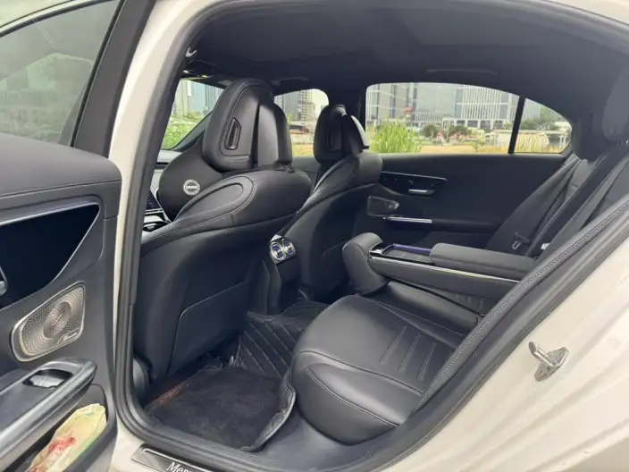 Mercedes-Benz C-Class 2023 Model C 260 L – фото 9