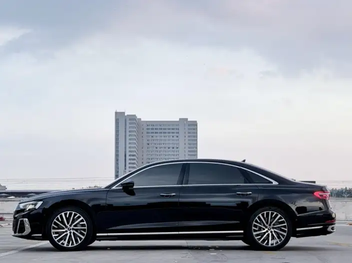 Audi A8 2023 Model A8L 55 TFSI quattro Flagship Model – фото 4