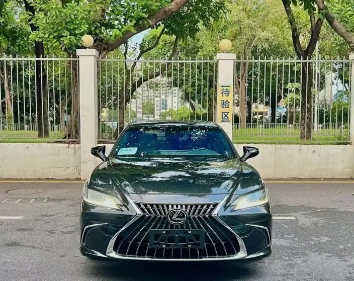 Lexus ES 2022 Model 200 Superior Edition – фото 2