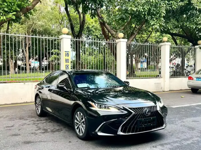 Lexus ES 2022 Model 200 Superior Edition – фото 3