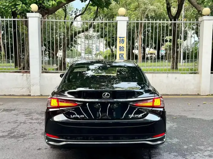 Lexus ES 2022 Model 200 Superior Edition – фото 4
