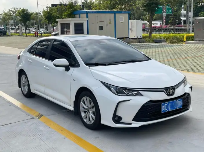 Toyota Corolla 2024 Model Intelligent Hybrid 1.8L E-CVT Elite Edition – фото 3