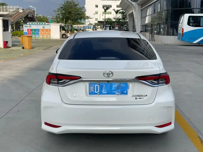Toyota Corolla 2024 Model Intelligent Hybrid 1.8L E-CVT Elite Edition – фото 5