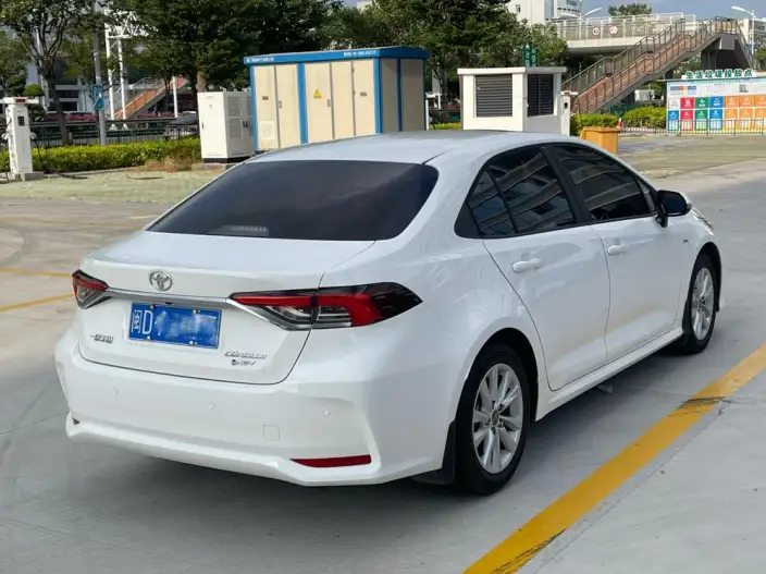 Toyota Corolla 2024 Model Intelligent Hybrid 1.8L E-CVT Elite Edition – фото 6