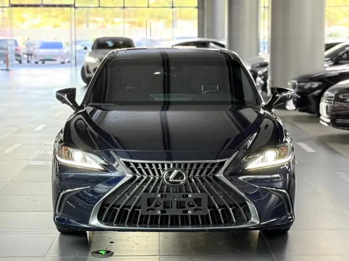 Lexus ES 2022 Model 300h Superior Edition – фото 2