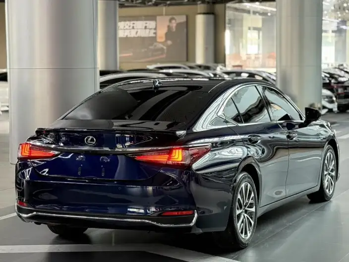 Lexus ES 2022 Model 300h Superior Edition – фото 6