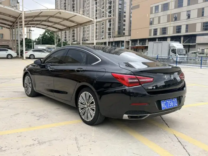 Hongqi H5 Classic 2022 Model Classic Model 1.8T Automatic Flag Rhythm Edition