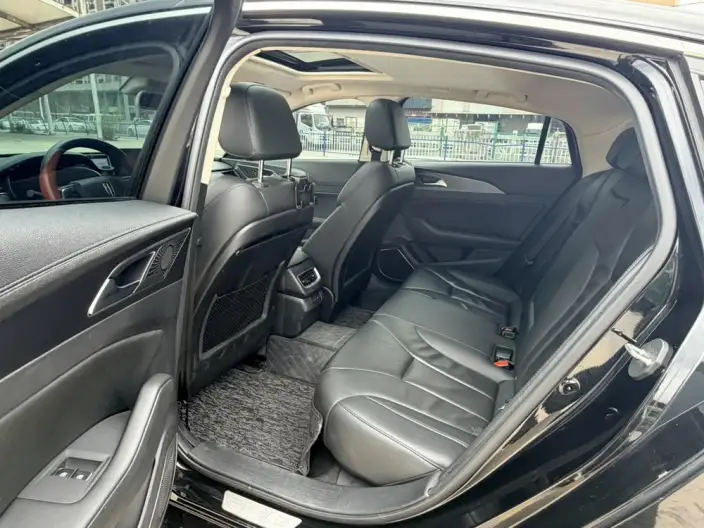 Hongqi H5 Classic 2022 Model Classic Model 1.8T Automatic Flag Rhythm Edition – фото 9