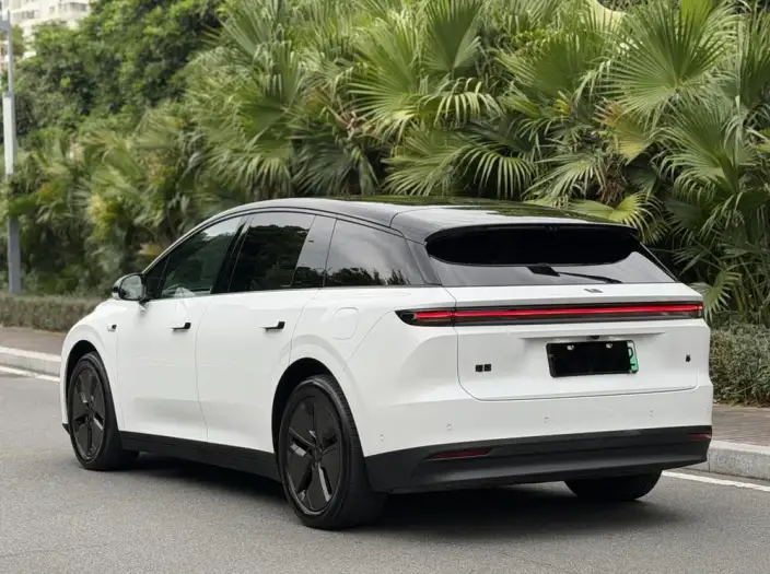 Li Auto i6 2025 Model 2WD Standard Edition – фото 4