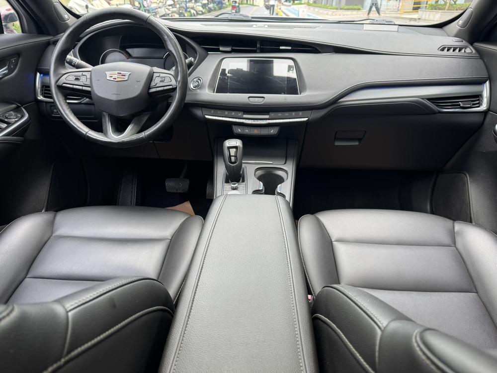 Cadillac XT4 2018 28T FWD Leading – фото 8
