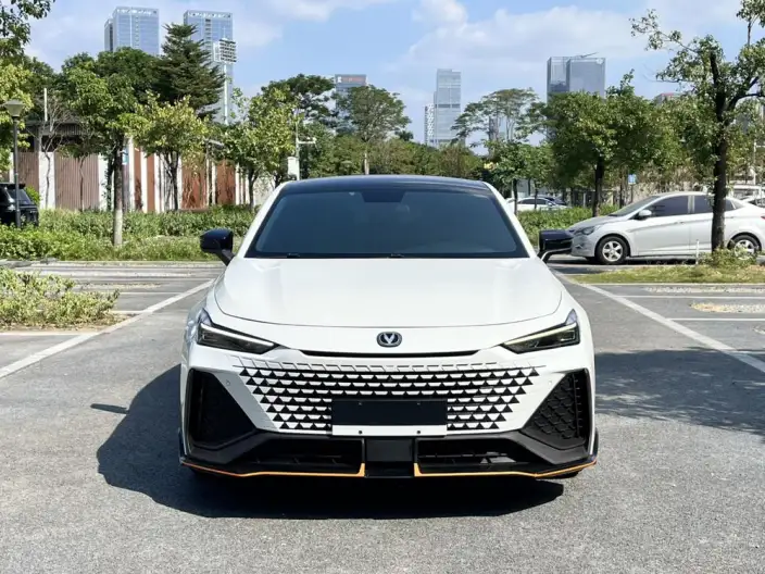 Changan UNI-V 2022 Model 1.5T Sports Edition – фото 2