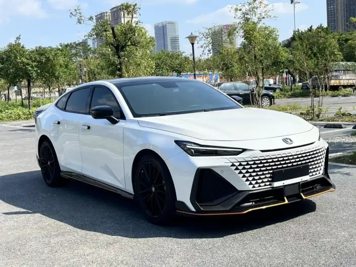Changan UNI-V 2022 Model 1.5T Sports Edition – фото 3