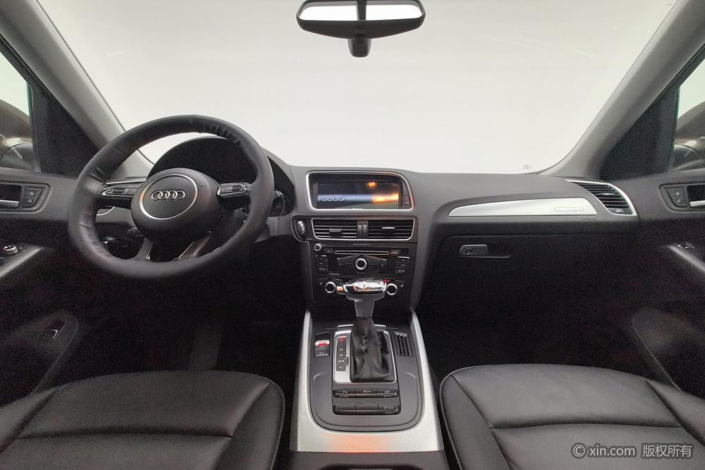 Audi Q5 2013 40 TFSI Technology – фото 12