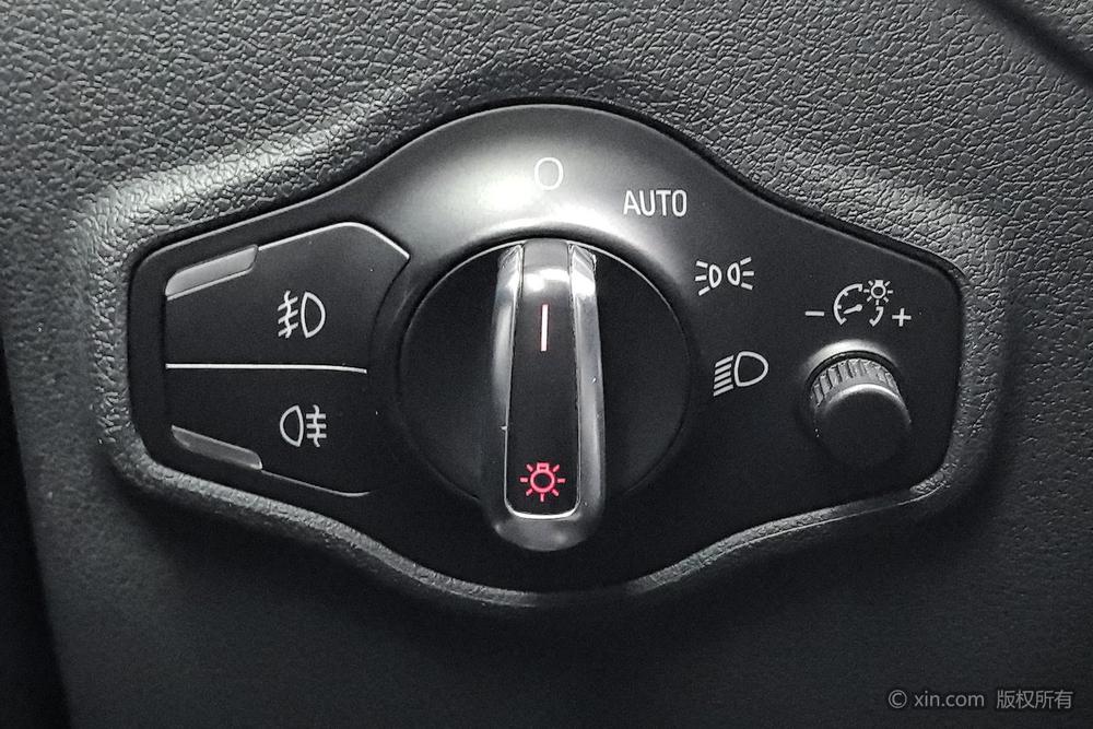 Audi Q5 2013 40 TFSI Technology – фото 16