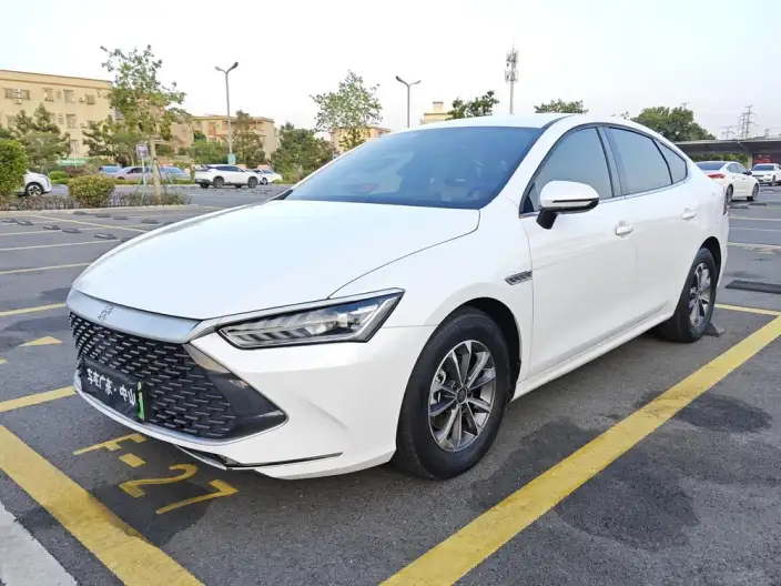 BYD Qin PLUS DM 2024 Model Honor Edition DM-i 55KM Leading Model – фото 1