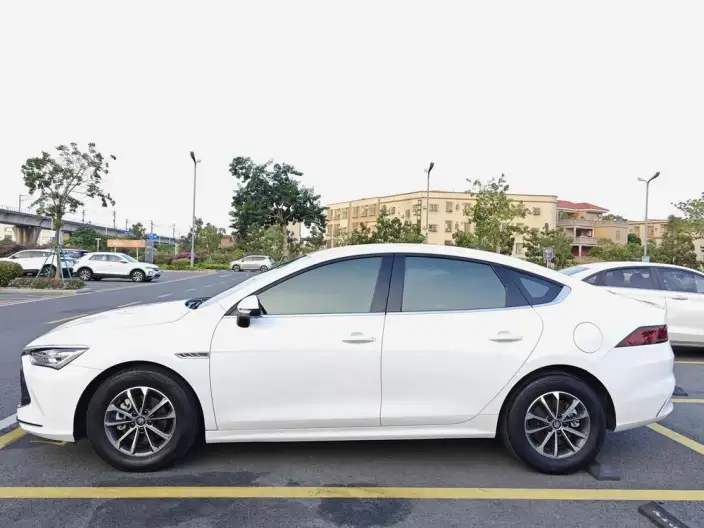 BYD Qin PLUS DM 2024 Model Honor Edition DM-i 55KM Leading Model – фото 4