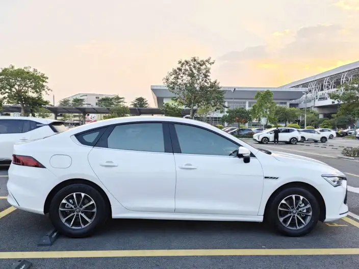 BYD Qin PLUS DM 2024 Model Honor Edition DM-i 55KM Leading Model – фото 8