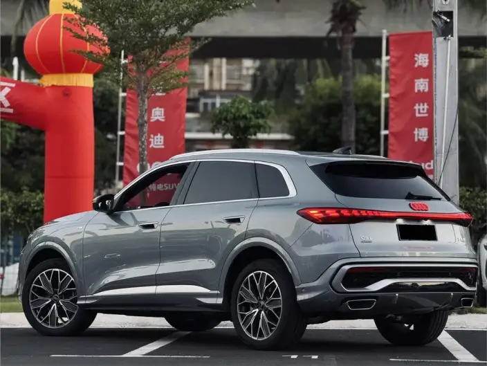 Audi Q5L 2026 Model 2.0T 10M Users Edition Edition – фото 3