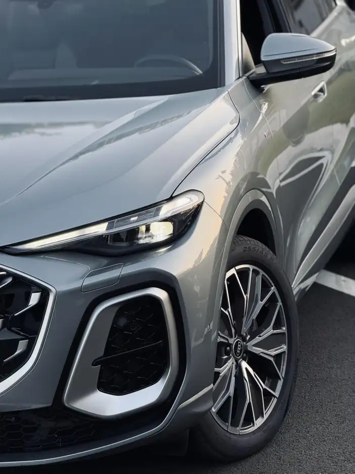 Audi Q5L 2026 Model 2.0T 10M Users Edition Edition – фото 6