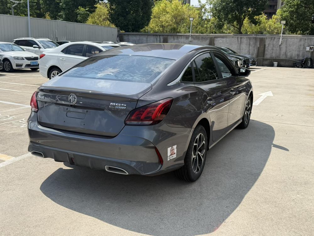 MG5 2022 180DVVT CVT Youth Luxury – фото 6