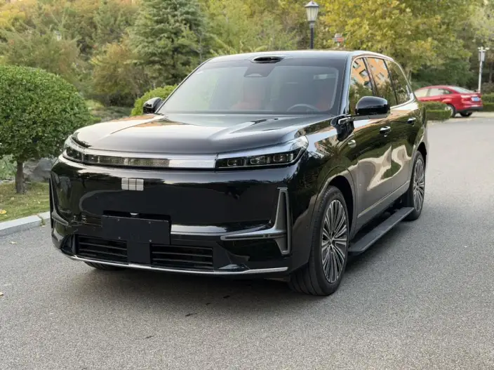 Geely M9 2025 Model 210km 4WD Pilot Edition