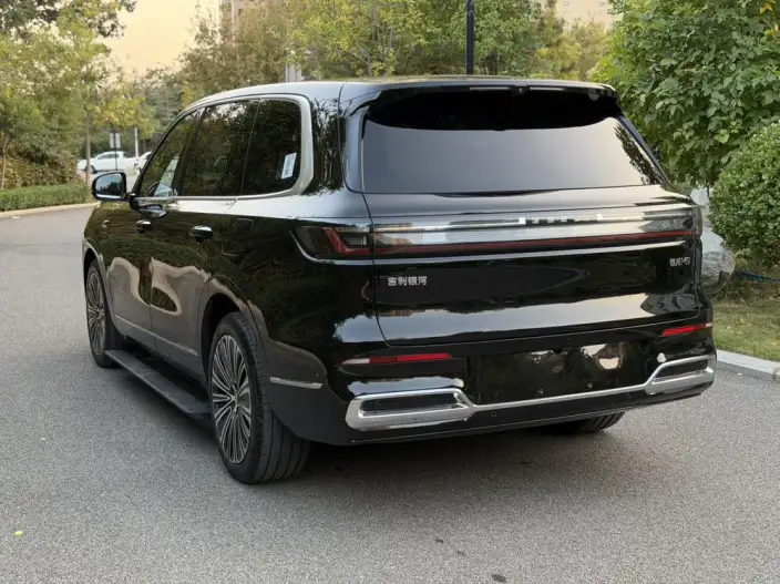 Geely M9 2025 Model 210km 4WD Pilot Edition