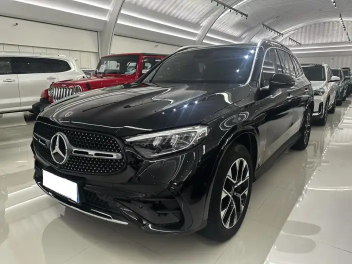 Mercedes-Benz GLC 2024 Model GLC 260 L 4MATIC Luxury Model 5 seat – фото 1