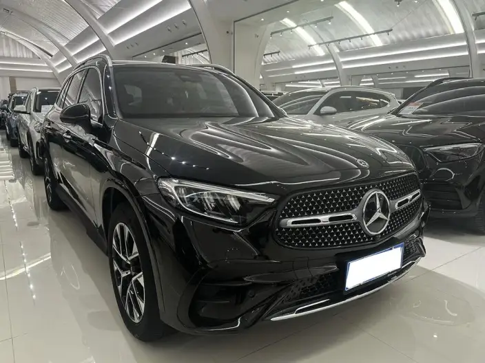 Mercedes-Benz GLC 2024 Model GLC 260 L 4MATIC Luxury Model 5 seat – фото 3