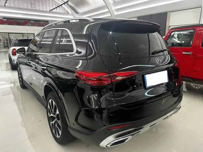 Mercedes-Benz GLC 2024 Model GLC 260 L 4MATIC Luxury Model 5 seat – фото 4