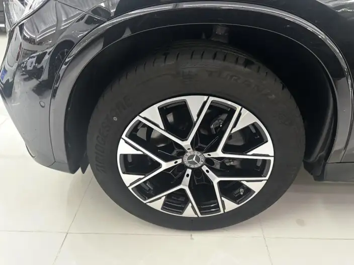 Mercedes-Benz GLC 2024 Model GLC 260 L 4MATIC Luxury Model 5 seat – фото 9