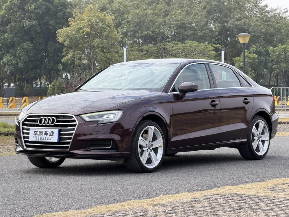 Audi A3 2017 модификация Limousine 40 TFSI Fashion тип – фото 1