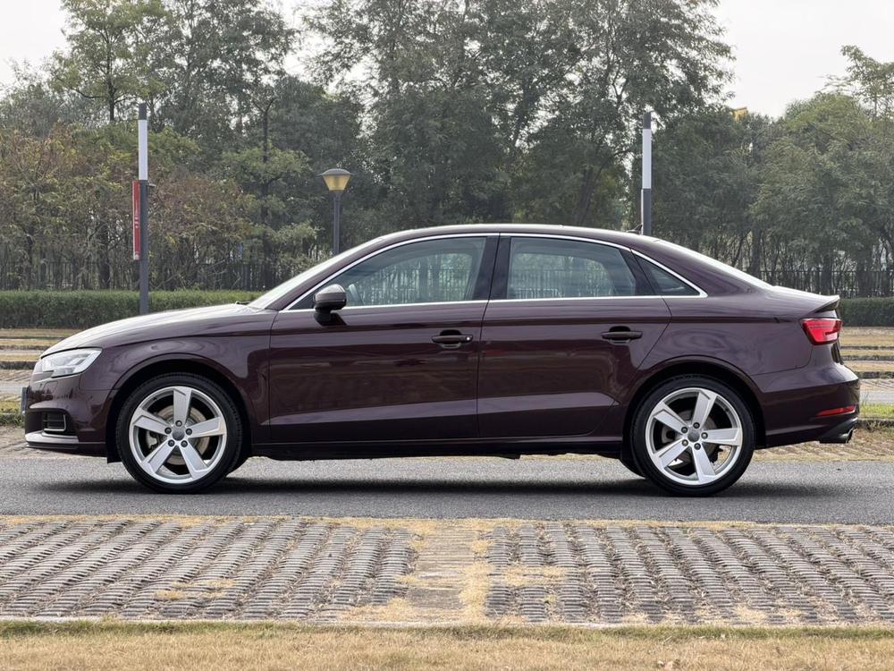 Audi A3 2017 модификация Limousine 40 TFSI Fashion тип – фото 4