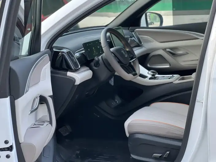 BYD Song Pro DM 2024 Model DM-i Honor Edition 71km Pilot Model – фото 8