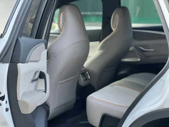 BYD Song Pro DM 2024 Model DM-i Honor Edition 71km Pilot Model – фото 9