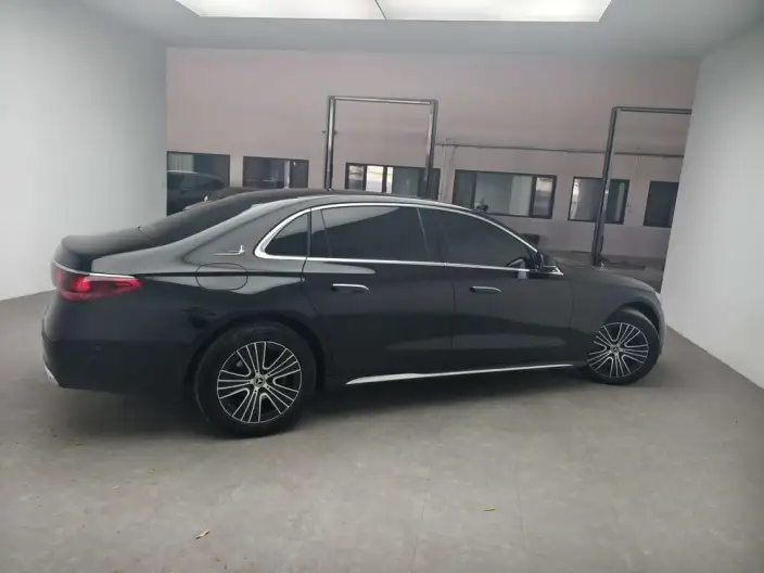 Mercedes-Benz E-Class 2025 Model Facelift E 260 L sedan – фото 5