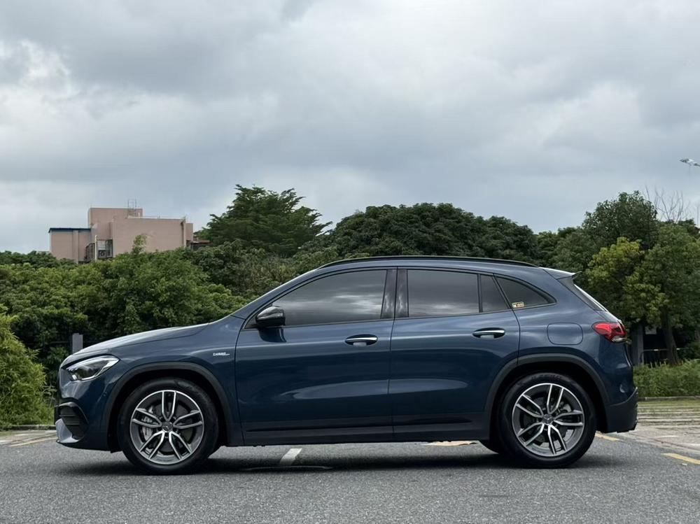 Mercedes-Benz GLA AMG 2023 AMG GLA 35 4MATIC – фото 4