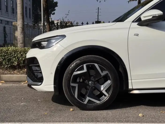 Volkswagen Tiguan L 2024 Model Pro 330TSI 2WD Smart collar Edition – фото 7